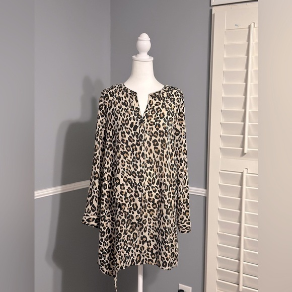 Chico's Women's Animal Print Long Sleeve Blouse Cheetah Print Size Medium - Picture 1 of 9